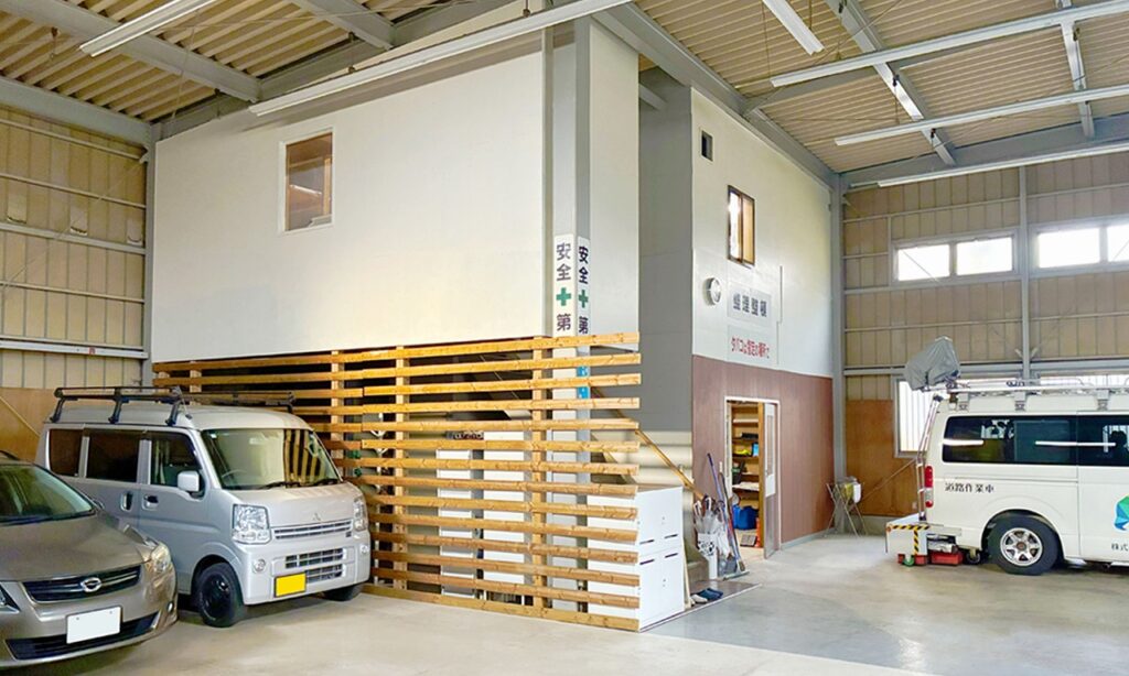 佐藤興業　宮原事務所内